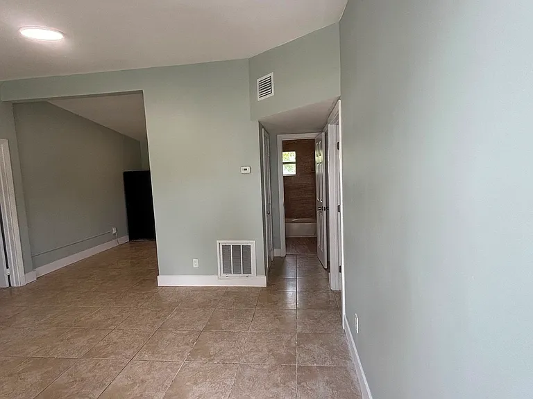 2911 NW 11th Pl #2 — Photo 2