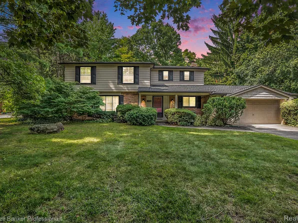 2456 Park Ridge Dr, Bloomfield Hills, MI 48304