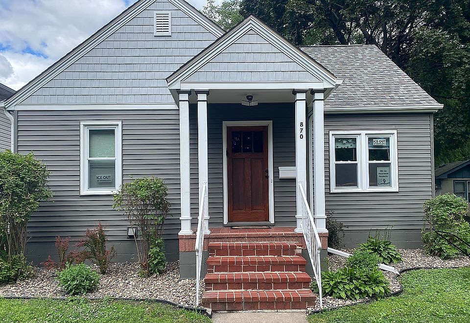 1st image of 870 22nd Ave SE