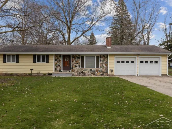 319 3rd St, Breckenridge, MI 48615