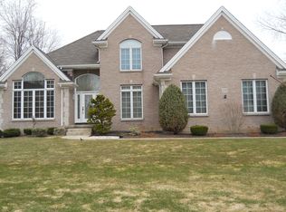 233 Landings Dr, Amherst, NY 14228