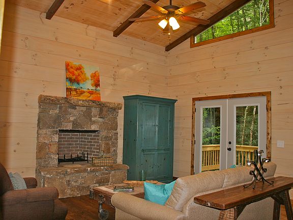 vaulted great room w/ beams