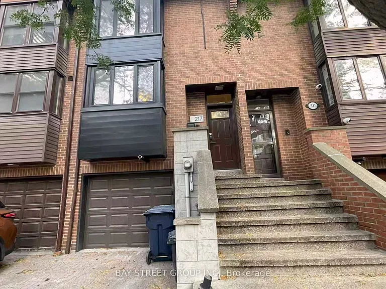 217 Mutual St #3 — Photo 3
