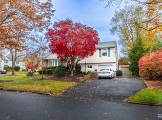 39 Deacon Pl, Cresskill, NJ 07626