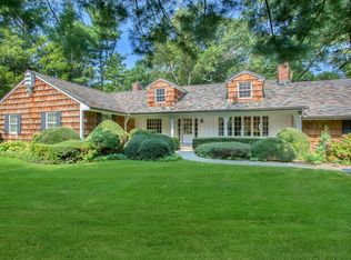 14 Bonnie Heights Rd #A, Manhasset, NY 11030