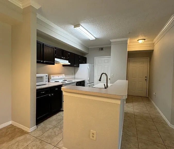 11530 Villa Grand #1121 — Photo 12