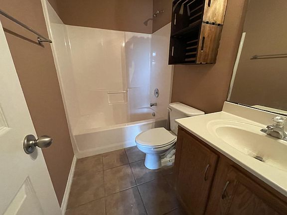 4th image of 3826 Los Arroyos Dr