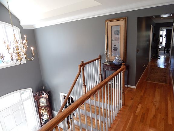 2nd image of 915 Randall Ct