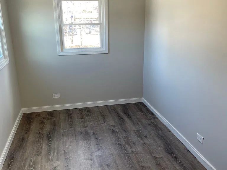 313 N Wolf Rd — Photo 12