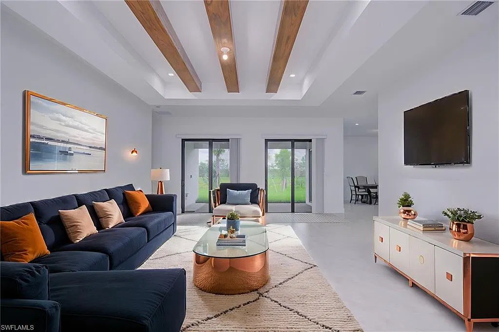 4 bed, 3.0 bath, 2588 sqft, $2,900 — Photo 2