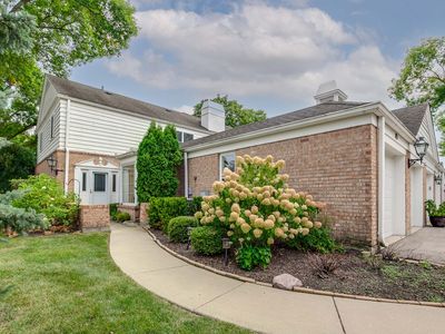 113 Rivershire Ln, Lincolnshire, IL, 60069