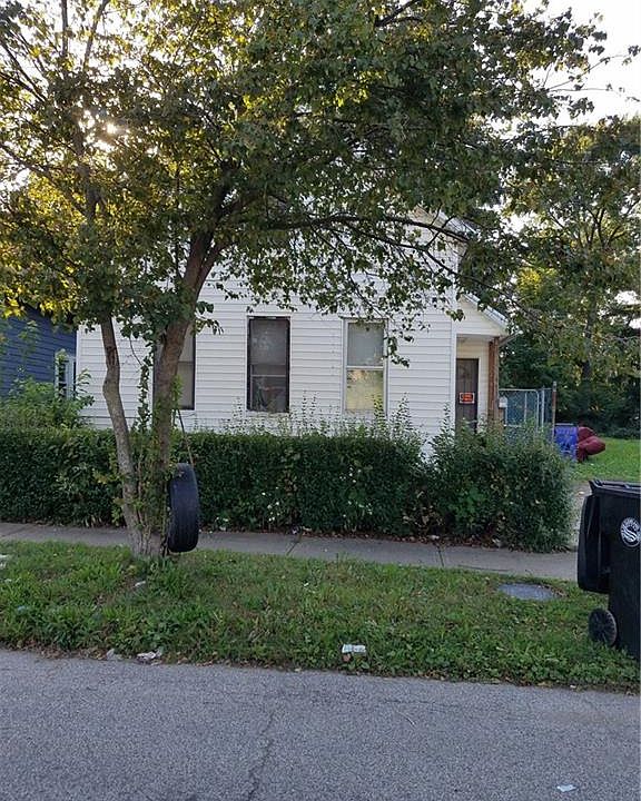 2nd image of 3734 E 61st St