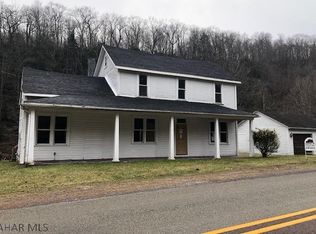 1115 Fairhope Rd, Fairhope, PA 15538