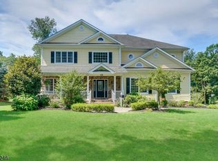 48 Old Farm Rd, Berkeley Heights, NJ 07922