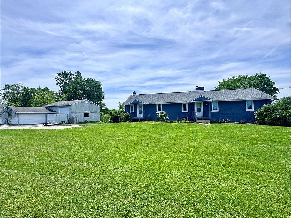 1st image of 887 Colony Dr #889