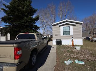 4706 Silver Gate Dr, Grand Forks, ND 58203