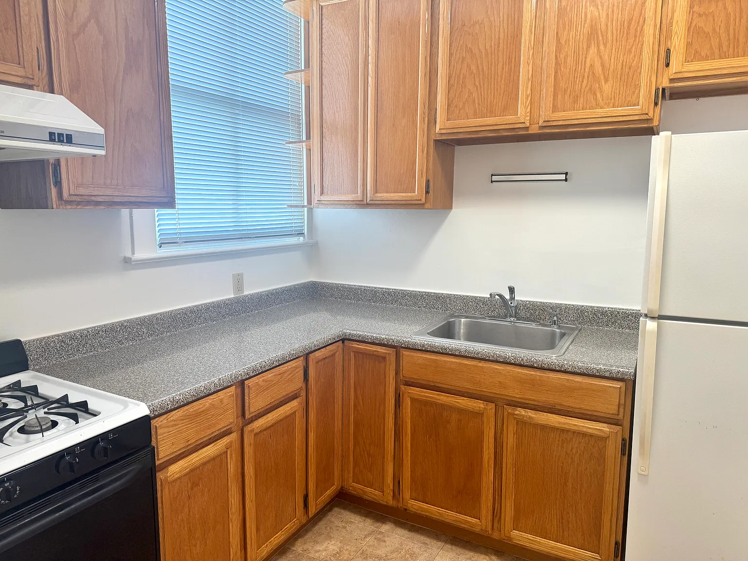 Studio, $3,495 — Photo 4
