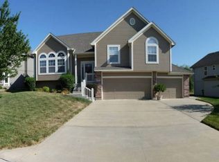 2328 SW River Spring Rd, Lees Summit, MO 64082