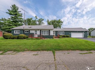 4418 Center Second St, Luna Pier, MI 48157