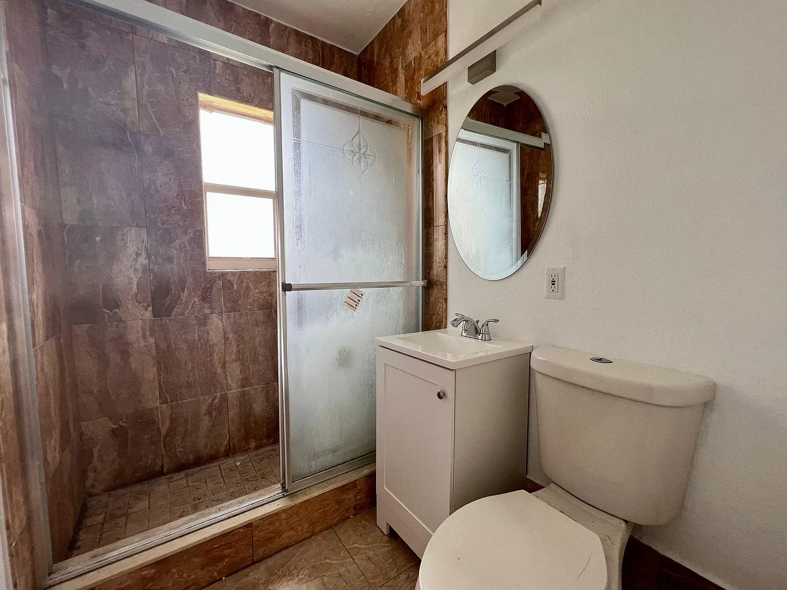 3 bed, 1150 sqft, $2,500 — Photo 2