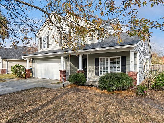 2nd image of 437 Dovetail Cir
