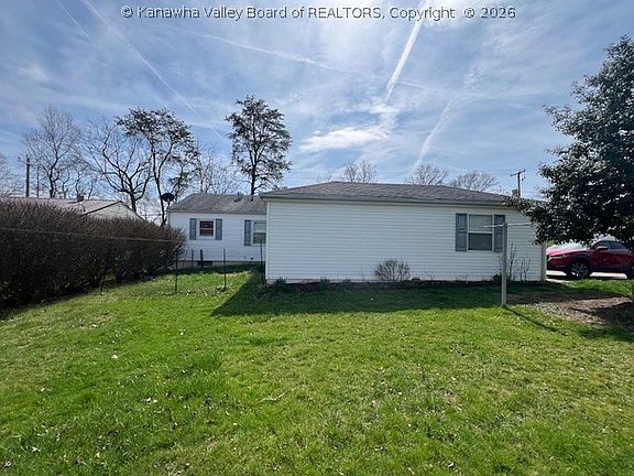 3rd image of 1133 E Pea Ridge Rd