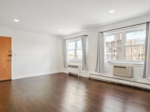 4th image of 604 Chestnut St #G