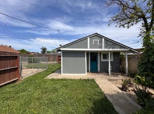 612 & 612-1/2 W Harold Ave, Visalia, CA 93291