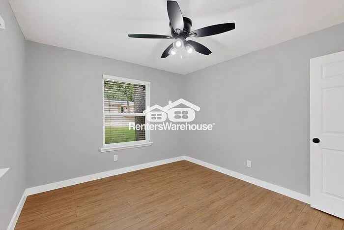 733 Ridgewood Cir — Photo 33