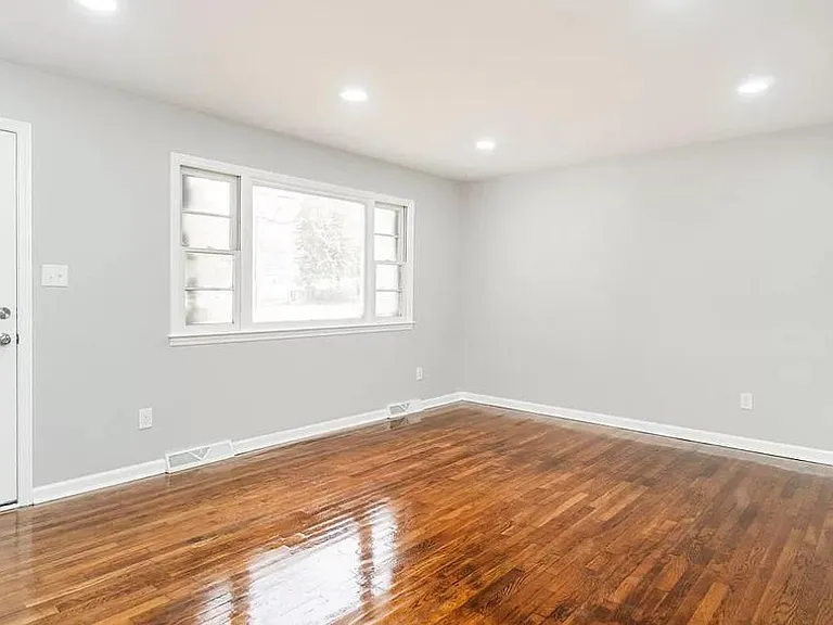 708 Bluford St — Photo 7
