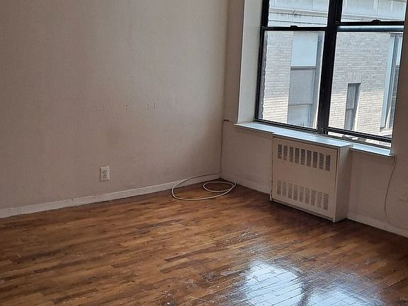 3rd image of 284 Eastern Pkwy APT 5D