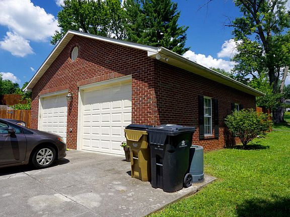 5th image of 1700 W Forest Blvd