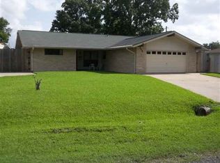 524 Sasser Ln, Port Neches, TX 77651