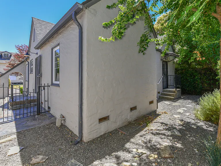 601 Seymour St #601 — Photo 32