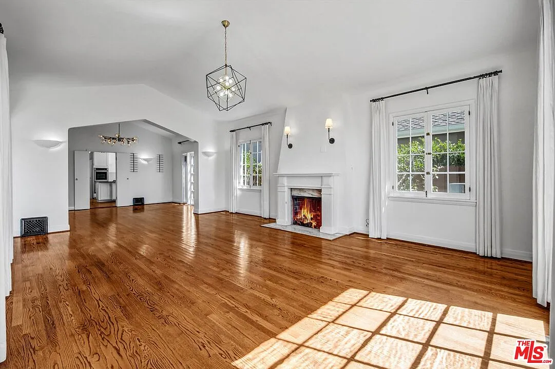 3 bed, 3.0 bath, 2167 sqft, $8,500 — Photo 4