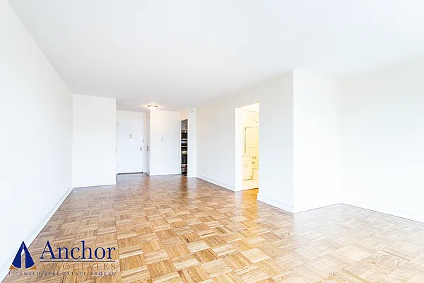 Rented by Anchor Associates | media 16