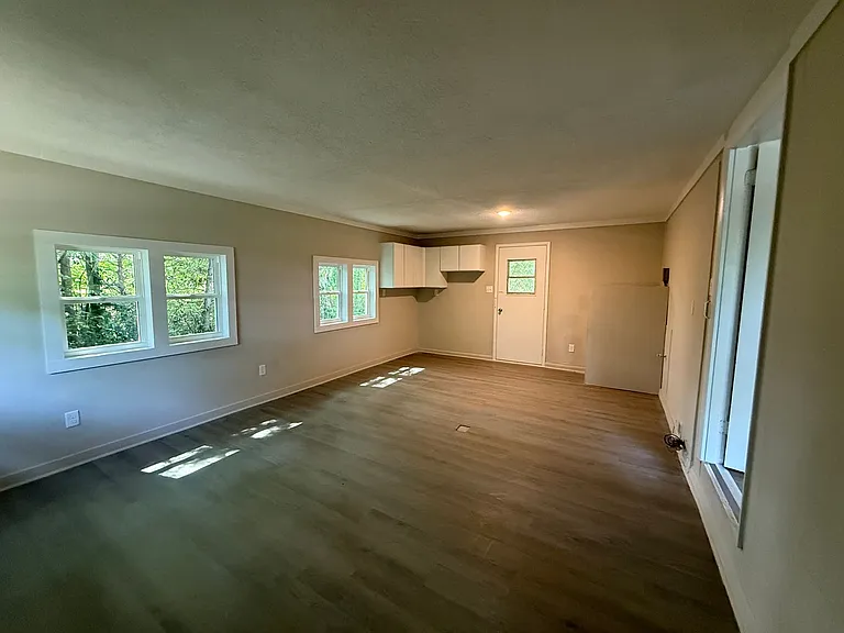 89 Susan Ln — Photo 18