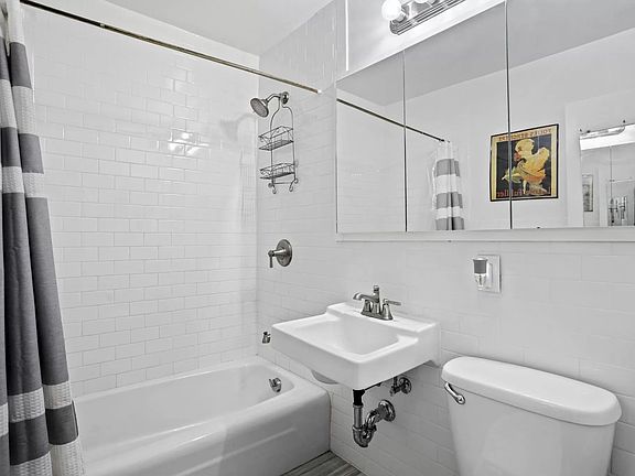 5th image of 100 Beekman St APT 17E