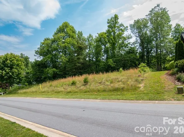 35 Cottage Settings Ln, Black Mountain, NC 28711