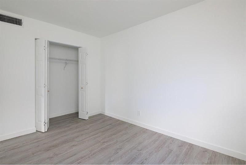 2nd image of 13605 NE 3rd Ct #403