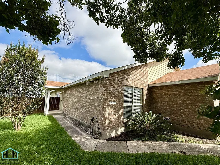 5603 Lakebend West Dr #A — Photo 2