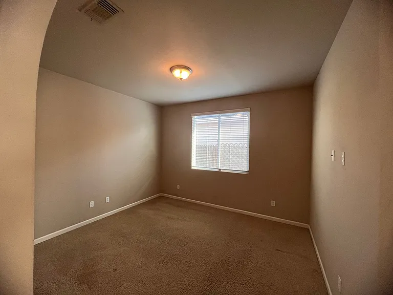 186 Montana De Oro St — Photo 13