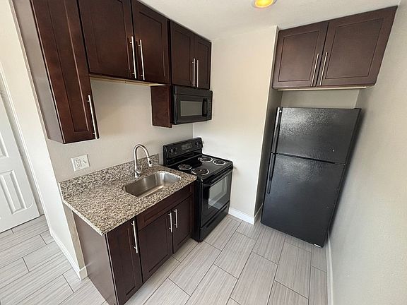 3rd image of 1601 Stewart Ave APT 3