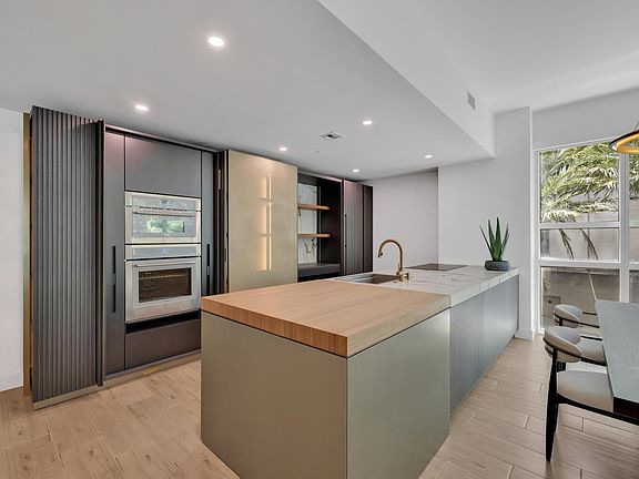 2nd image of 950 Brickell Bay Dr APT 201