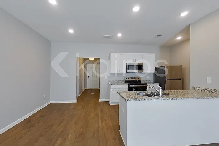 3 bed, 2.5 bath, 1304 sqft, $1,545 — Photo 4