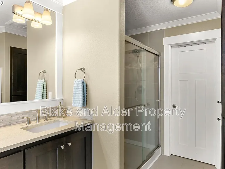 3938 NE 66th Ave — Photo 22