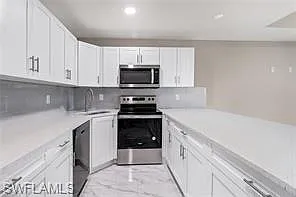 6 bed, 4.0 bath, 2400 sqft, $1,800 — Photo 2