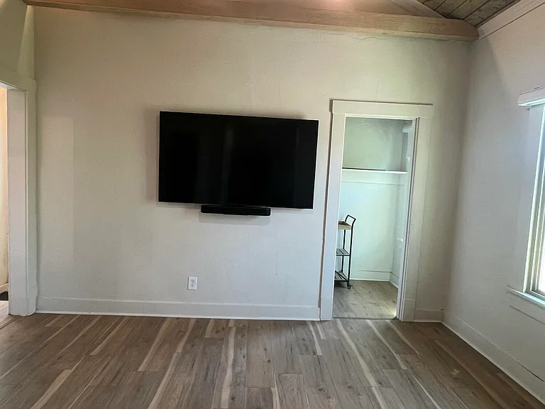 806 N Williams St — Photo 14