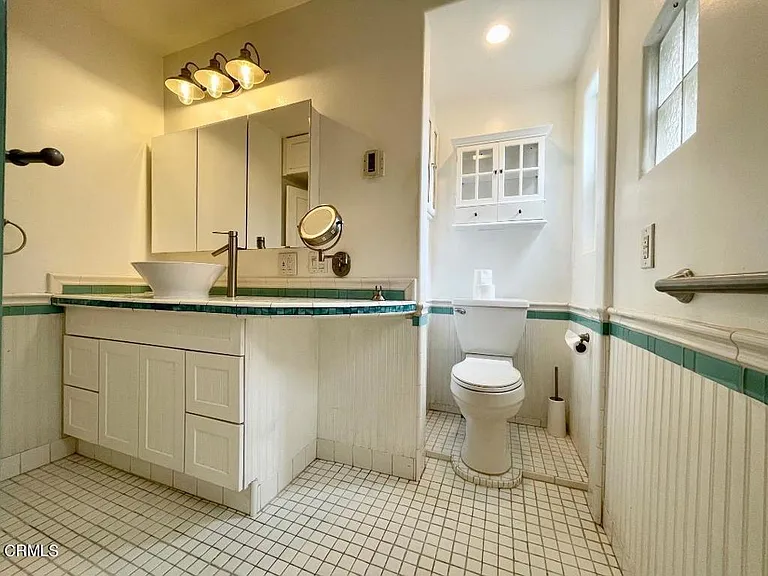 240 N Surfside Dr — Photo 28