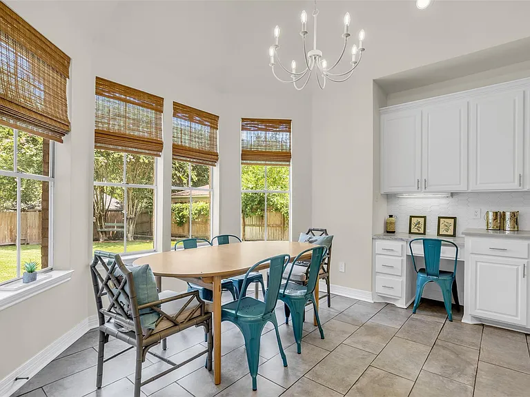 129 April Point Pl — Photo 15